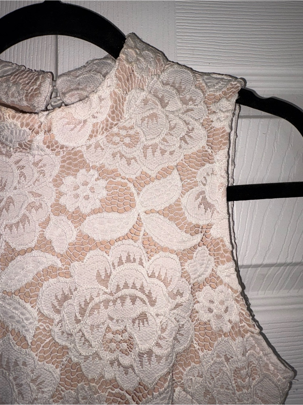 Sans Souci Ivory Floral Lace Dress - Picture 8 of 16